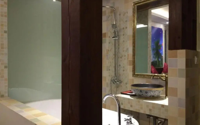 Luzhou Ba Li Nuo Theme Hotel