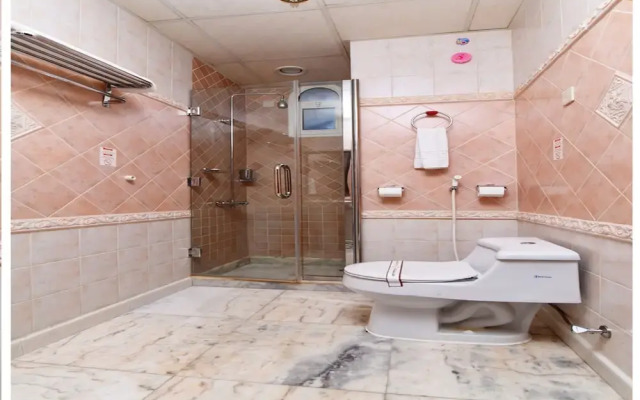 CAPITAL O 456 Almansour Grand Hotel