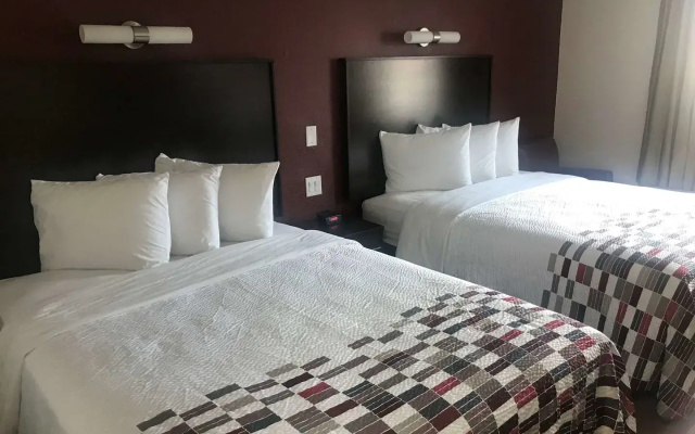Red Roof Inn & Suites Denton