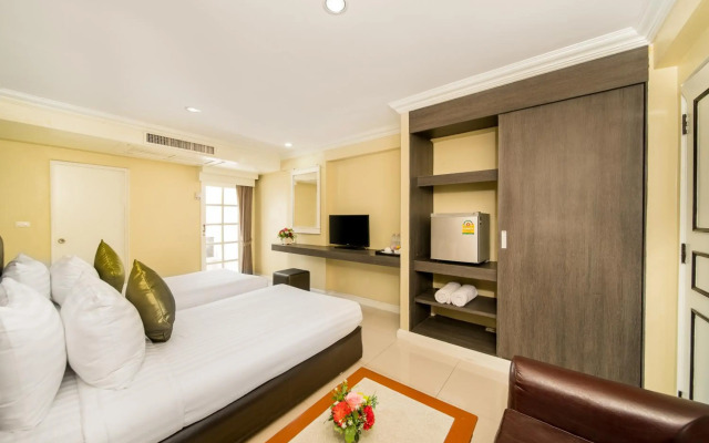 The Niran Grand Hotel
