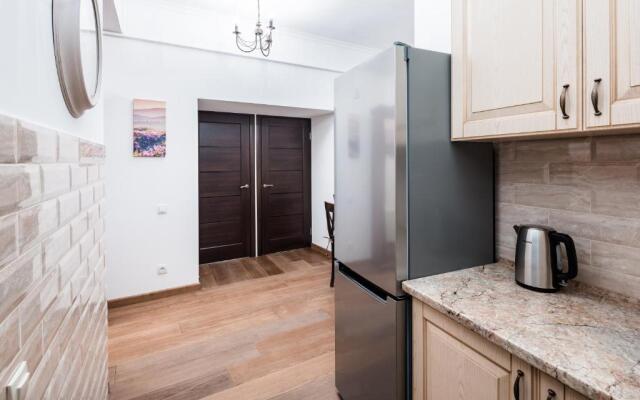 Romari площа Міцкевича