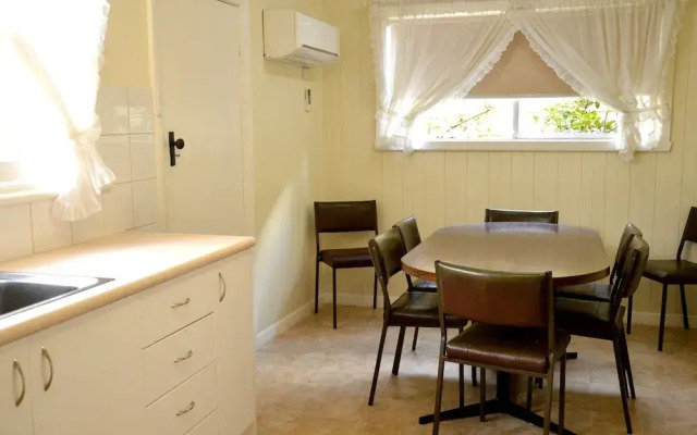 Orana Flat 1- Bright VIC