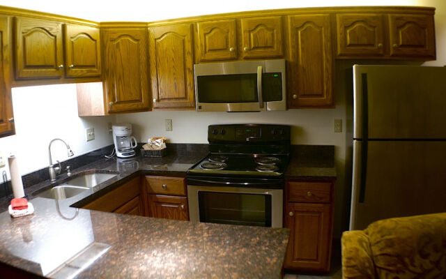 Shepherd Mountain Inn & Suites