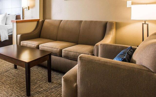 Comfort Inn & Suites Waterloo - Cedar Falls