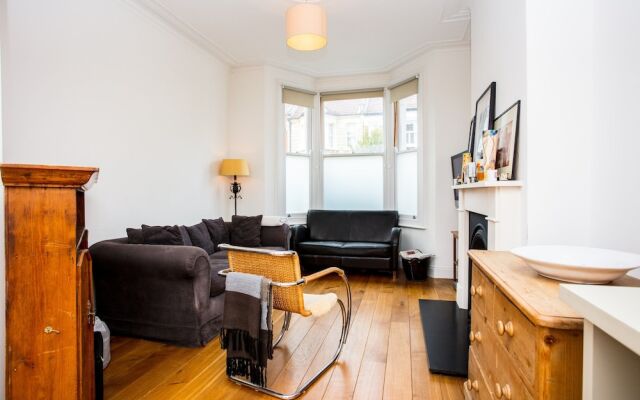 Wonderful 4 Bedroom Home In Kensal Rise