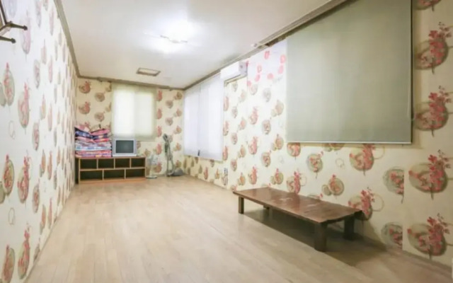 Geojedo Haeseong Beach Pension