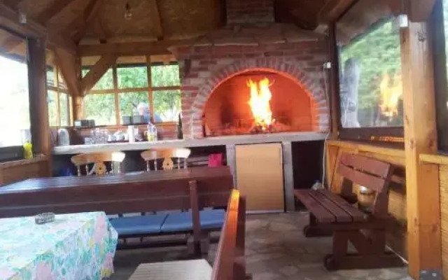 Guest House Family Varda