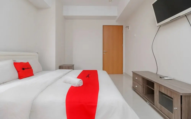 RedDoorz Apartemen @ Green Lake View Cimanggis