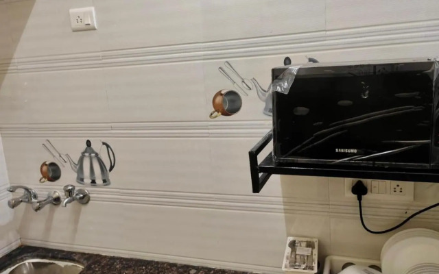 Home to explore Food, History & Shopping