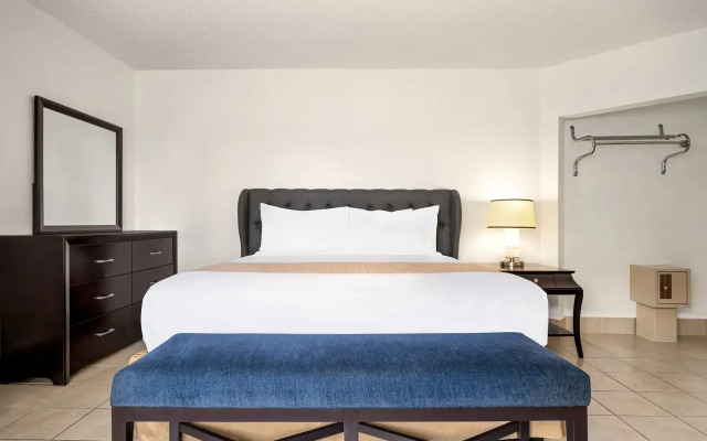 Travelsuites Inn