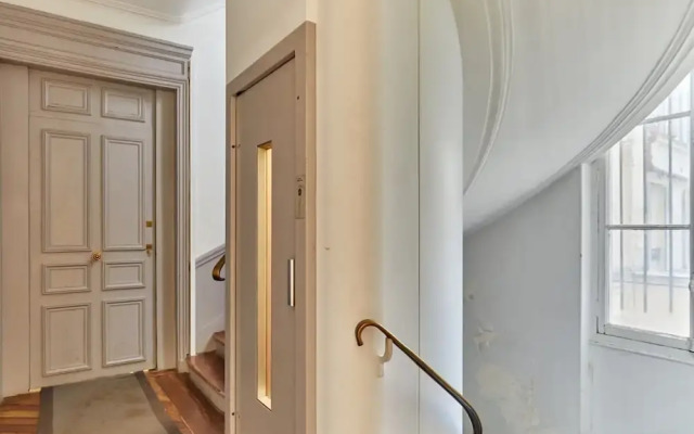 Incredible AC Apartment 3 Bedrooms Center of Paris