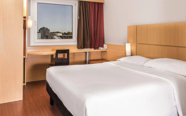 Ibis Asuncion