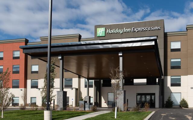 Holiday Inn Express & Suites North Battleford, an IHG Hotel