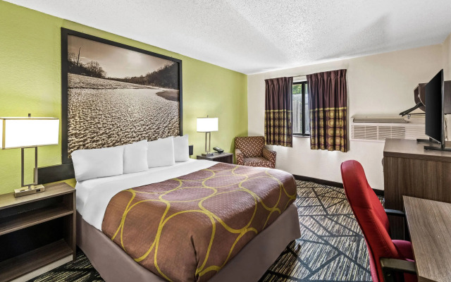 Super 8 by Wyndham Independence Kansas City