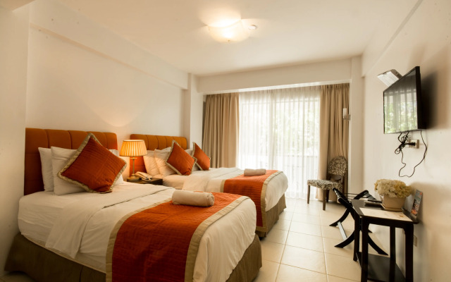 White House Beach Resort