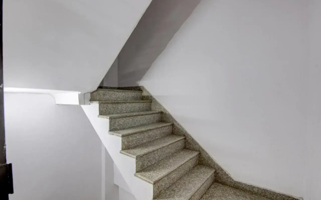 OYO Flagship 80478C Yadav Residency
