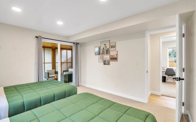 Pacific Northwest Retreat Duplex 3min from Seattle by RedAwning