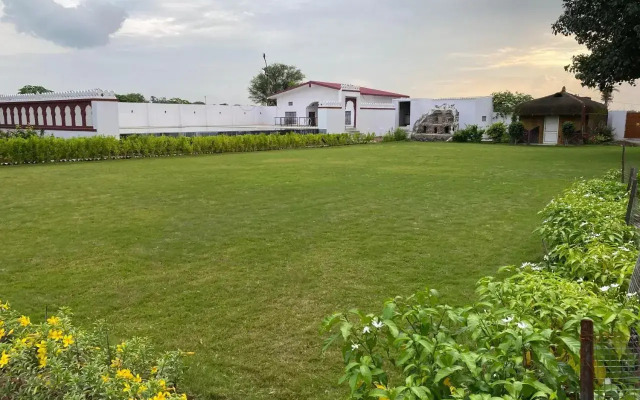 Roop Shree Hotel