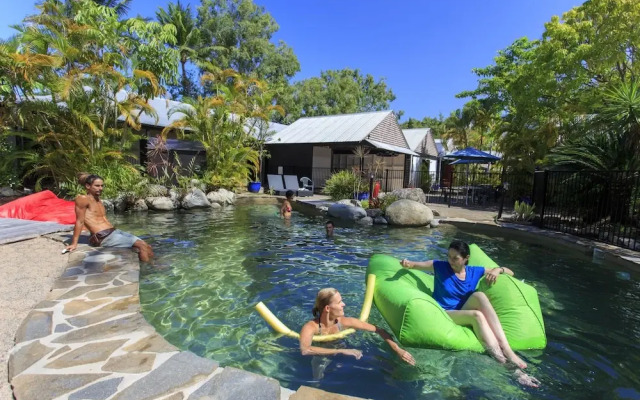 Coral Beach Lodge