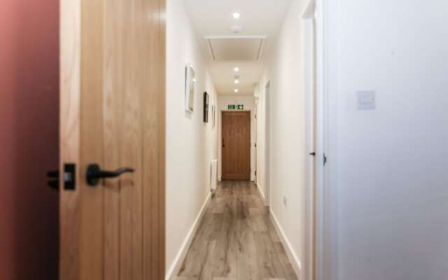 Strawberry Line, Flat 1