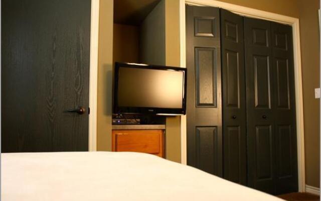 Eagle's Den Suites Cotulla a Travelodge by Wyndham