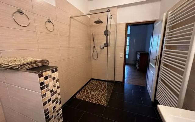 Habel Modern Retreat