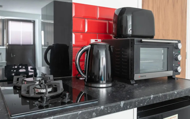 Leicester's Lyter Living