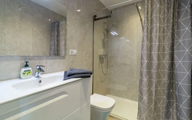 AGC26 - Lovely apart walking distance to Port