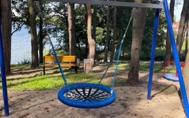 Leonardo 2 z prywatną plażą nad jeziorem Ukiel