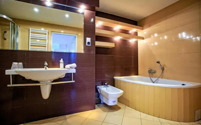 Centrum Szkoleniowo Rekreacyjne Hotel Karolinka