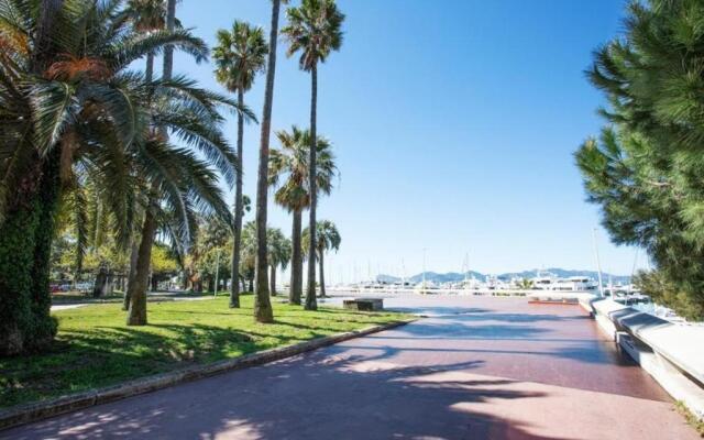 Cozy Studio on Bd Croisette-AC- BeachesCongress by Olidesi