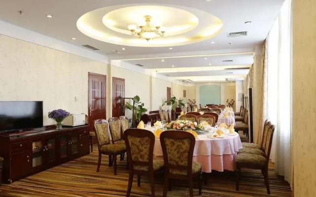 Luoyang Yijun Hotel