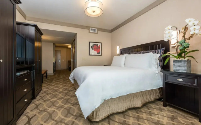 West Inn & Suites