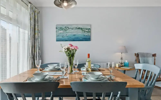 Brynawelon - Wonderful Sea and Harbour Views