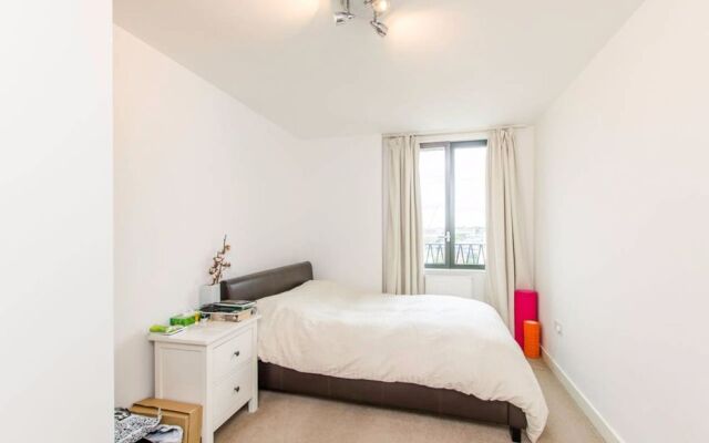 Stunning 2 Bed Flat w/ Terrace Next to Kings Cross