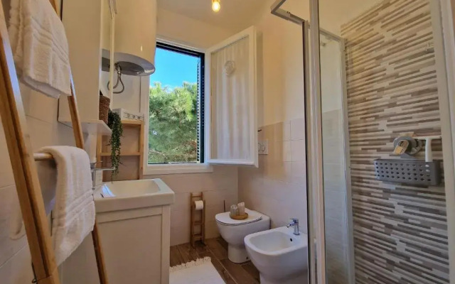 650 metri dal Mare - WiFi - Terrazzo - Piscina - A/C