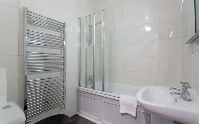 Cosy 1 Bedroom Flat in Shepherd's Bush