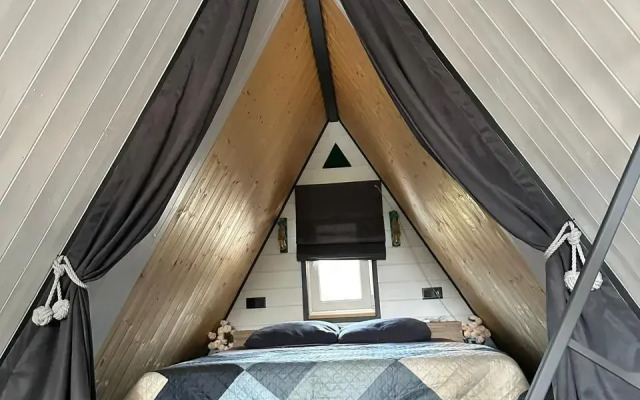 Шале у озера