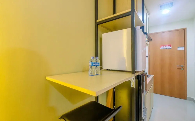 Cozy Living Studio Room at Evenciio Margonda Apartment