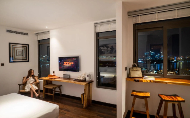 Sky Gem Central Hotel