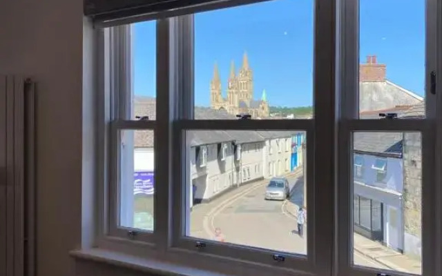 Apartment 7, The Cathedral View