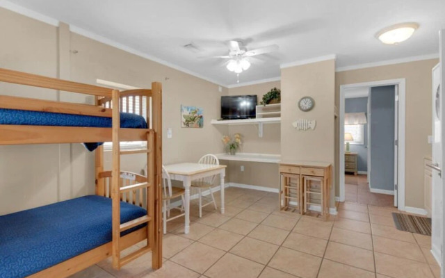 Pineapple Cabana by Bliss Beach Rentals