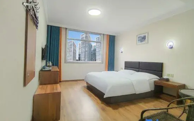 Taojiang Yijing Business Hotel