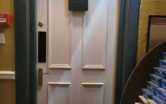 The Residence - NO 8