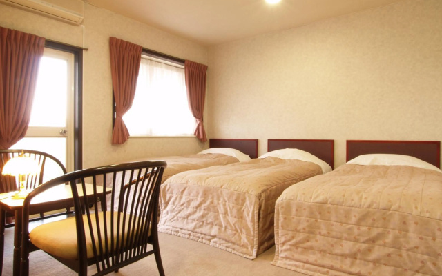 Akakura Yours Inn – Guest Rooms – Myoko