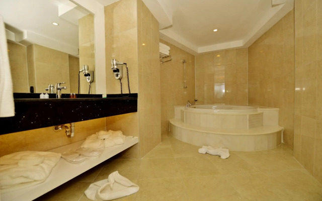 Green Nature Diamond Hotel