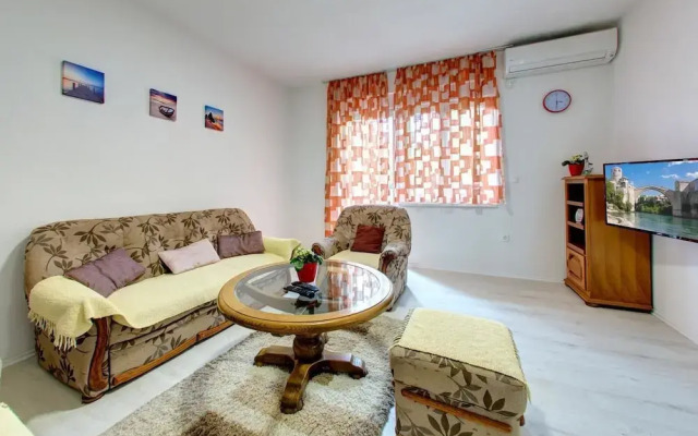 Inner City Apartment