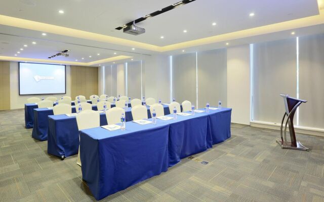 Holiday Inn Express Shanghai Gongkang by IHG