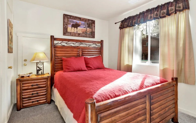 Green Squirrel Chateau #2484