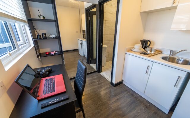 44 North Road Studios Near QE and UOB